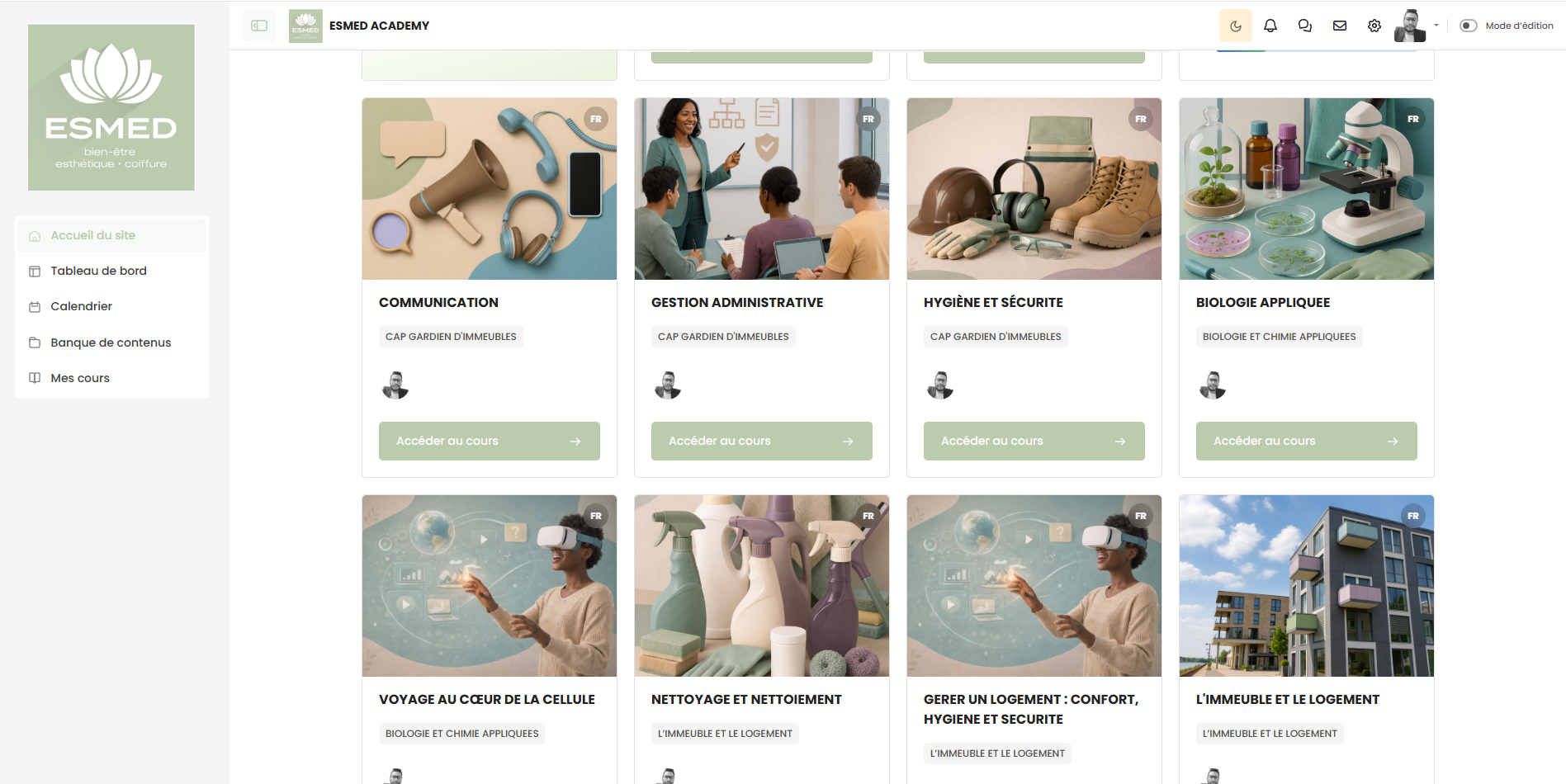 Une interface ergonomique et intuitive offrant une vision claire et structurée de la liste des cours.